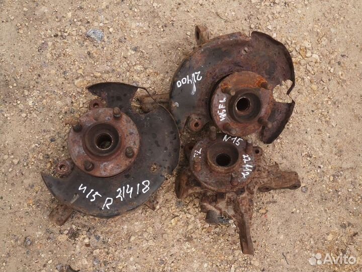 Кулак поворотный L и R Almera N15