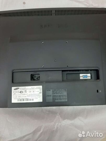 Монитор Samsung