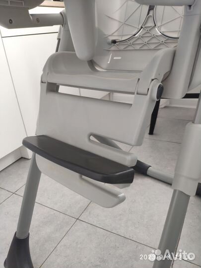 Детский стул со столиком