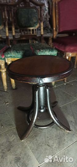 Табурет пианиста Thonet