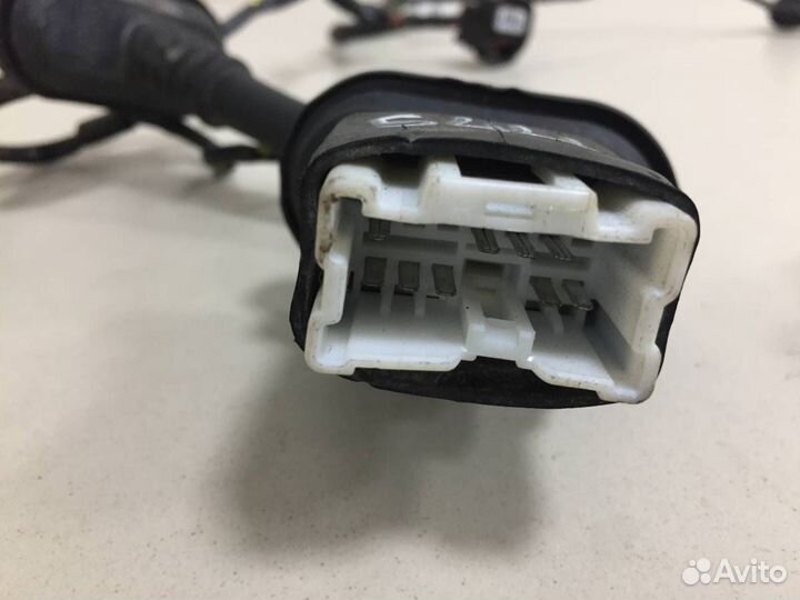 Проводка двери Mitsubishi Pajero/Montero Sport KH