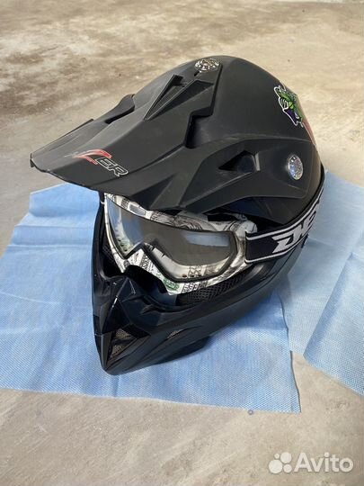 Кроссовый шлем