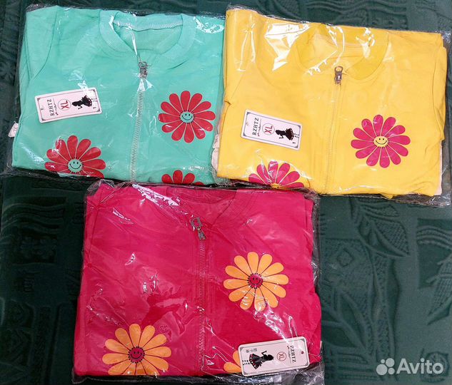Комплект одежды для девочек новый