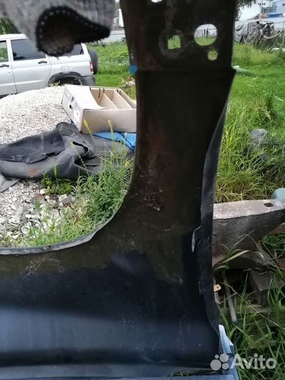 Левое крыло volvo c40