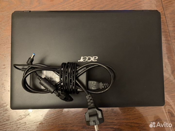 Чртырехядерный ноутбук Acer a8 ssd