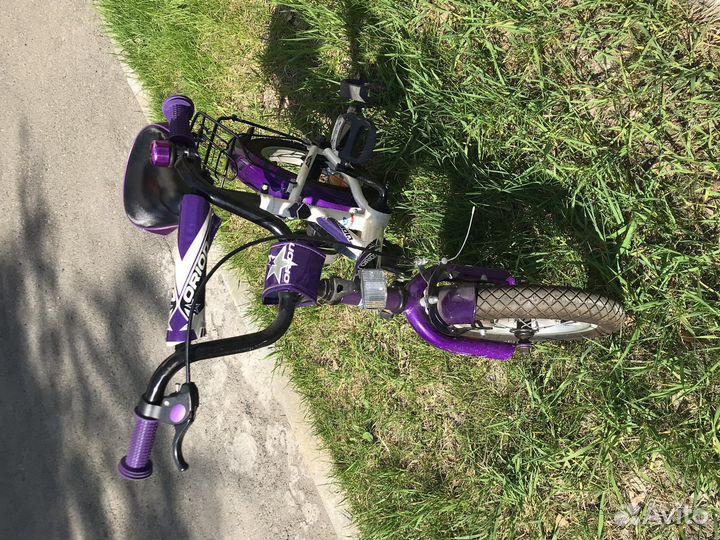 Детский велосипед с боковыми колесами