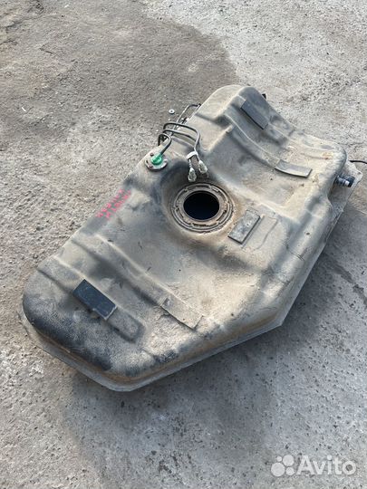 Лачети бензобак