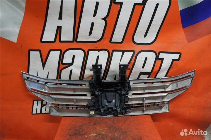 Решетка передняя Honda Stepwgn RK5 2010