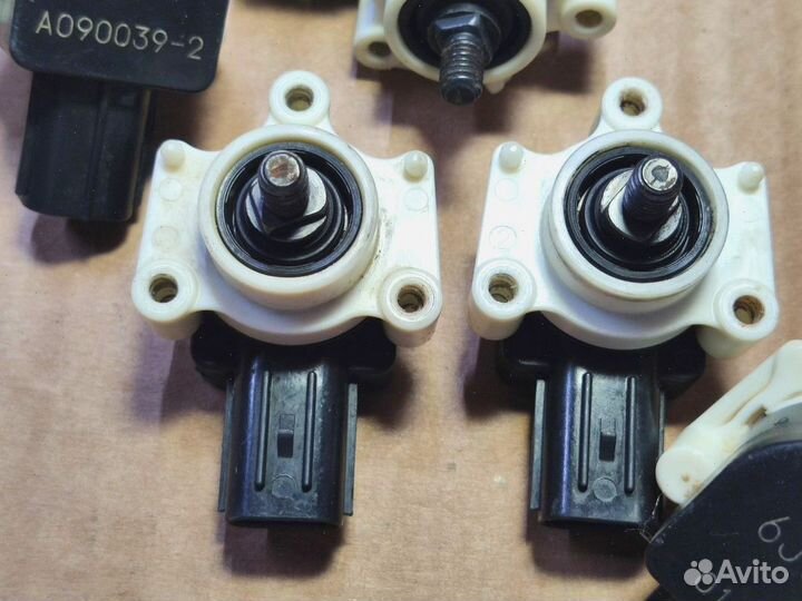 Датчик положения кузова Miтsuвisнi Outlander XL