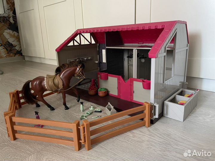 Конюшня Lori с лошадью и аксессуарами