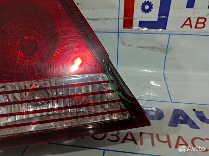 Фонарь задний левый Geely MK 1017001557. Дефект