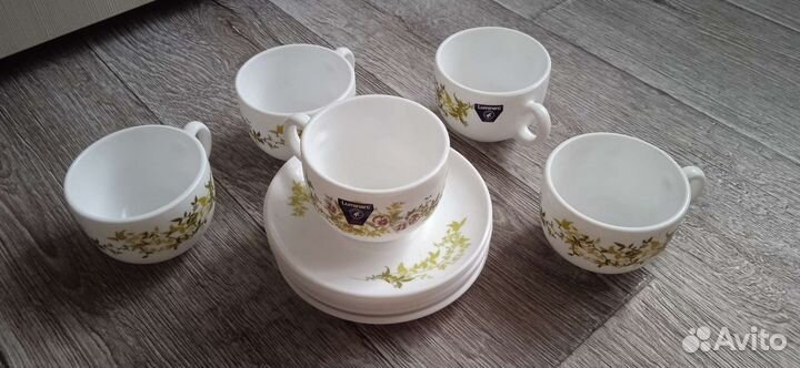 Набор столовой посуды новый