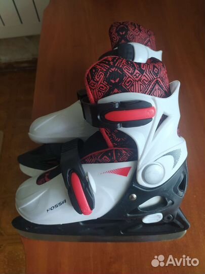 Коньки хоккейные