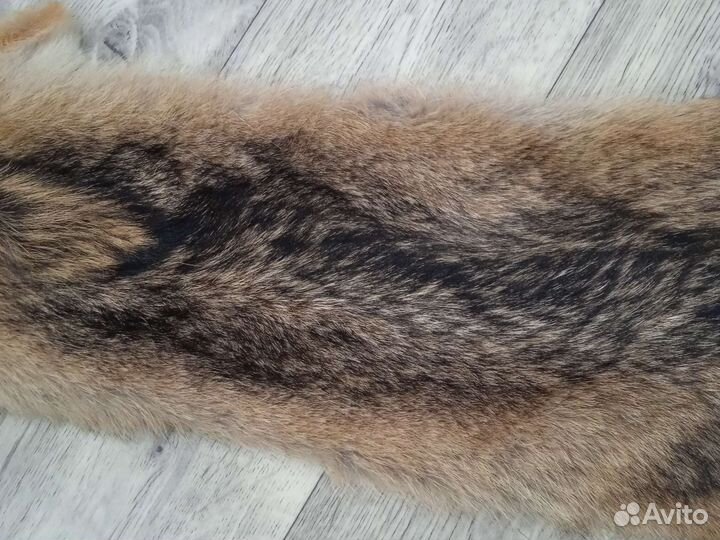 Мех волка на опушку капюшона