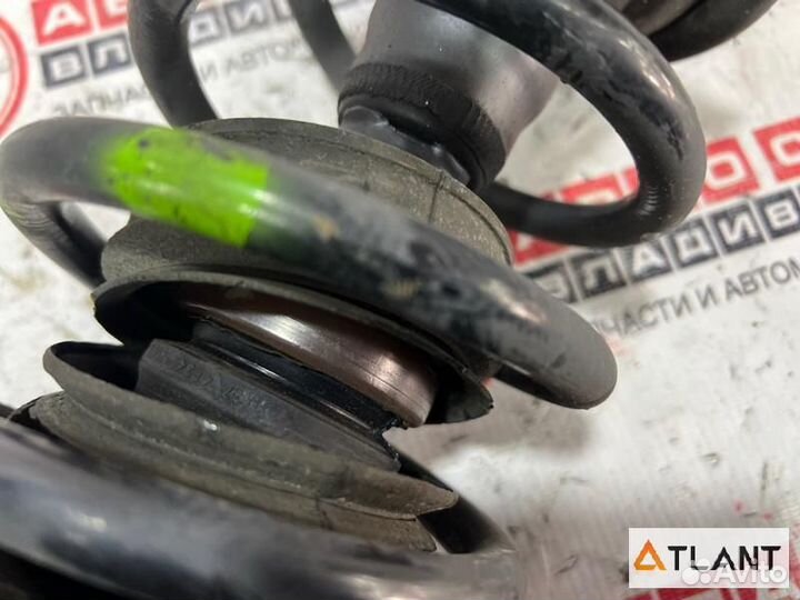 Стойка задняя правая toyota crown