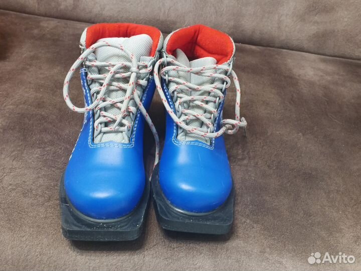 Лыжные ботинки