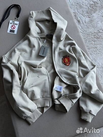 Костюм Balenciaga