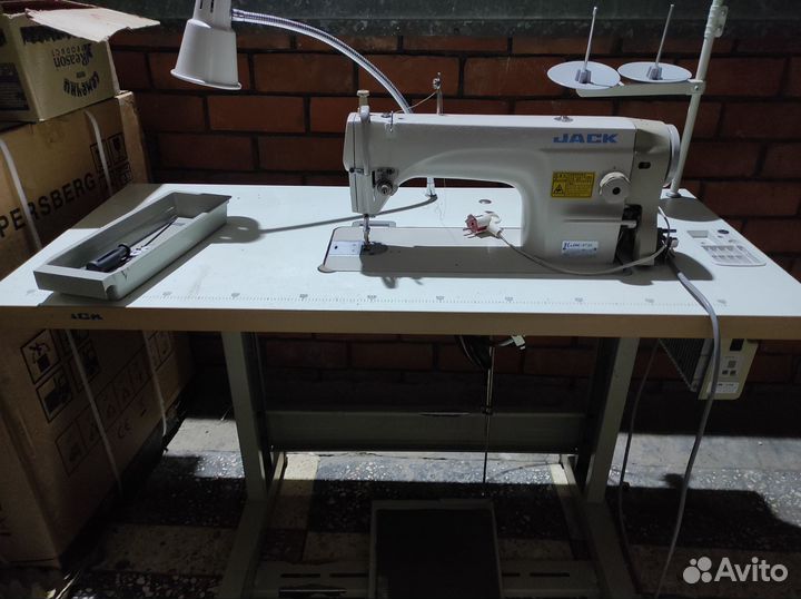 Швейная машинка промышленная с бесшумным мотором