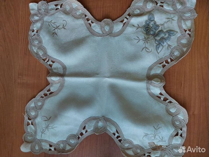 Скатерть и салфетки,прихватки,коврики-цена за все