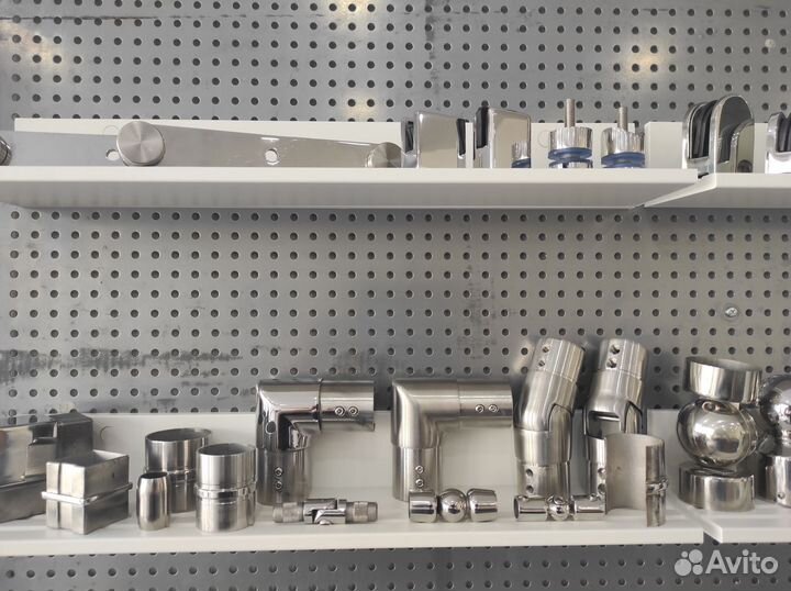 Комплектующие для перил и лестниц из нержавеющей с