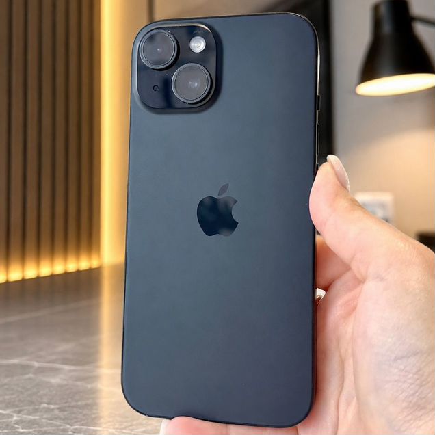 iPhone 15, 256 ГБ, SIM + eSIM