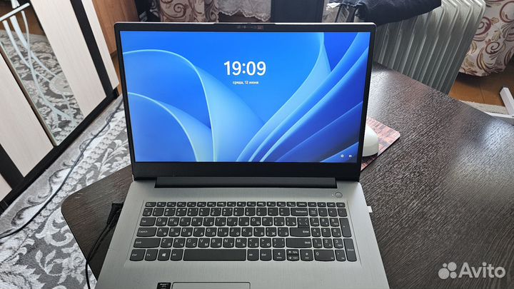 Lenovo ideapad 3 17itl6