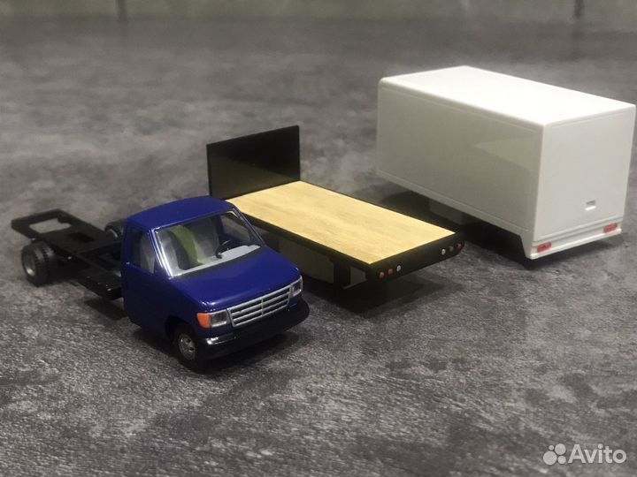 1/87 Ford E-350 с кузовом на выбор