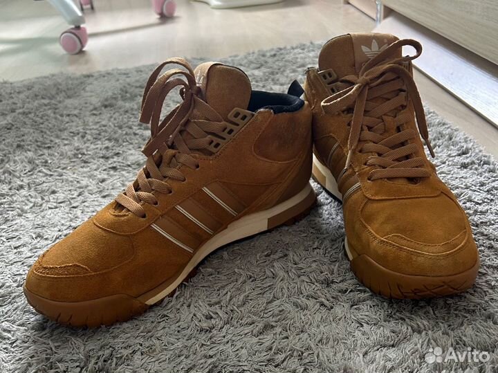 Зимние кроссовки adidas 43,5 размер