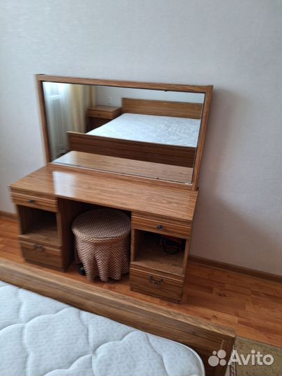 Спальный гарнитур б/у