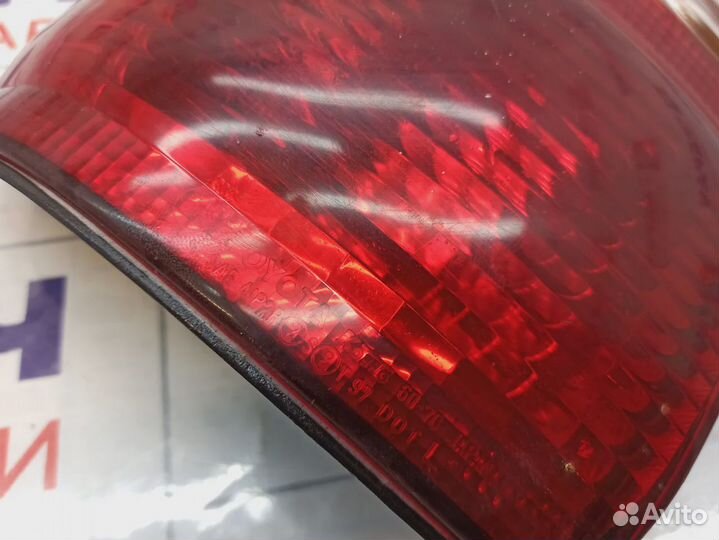 Фонарь задний наружный левый Toyota Land Cruiser (J100) 81560-60480