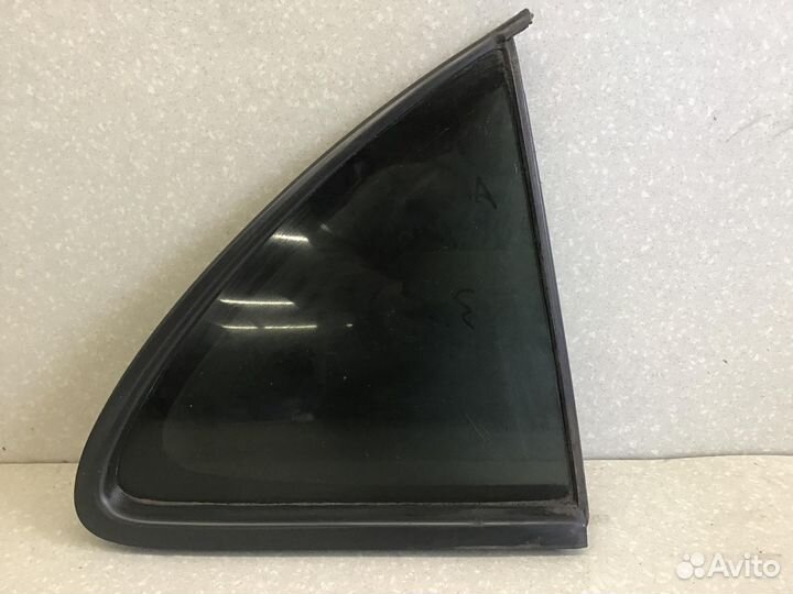 Стекло двери задней правой Nissan Almera N16 2000