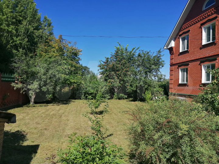 Дом 245,7 м² на участке 8,3 сот.