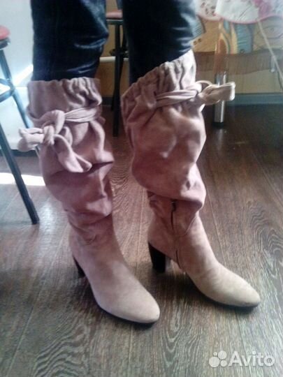 Новые женские сапоги