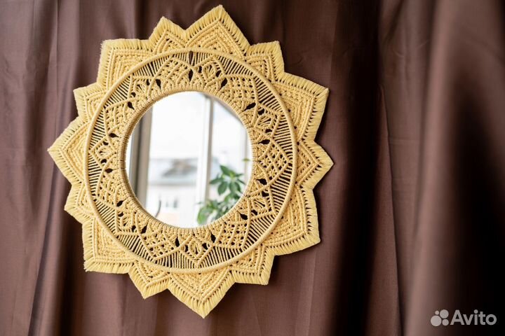 Зеркало макраме в цвете лимон