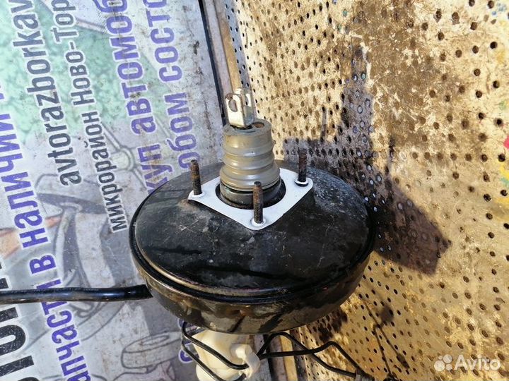 Вакуумный усилитель тормозов Ford Fiesta 5