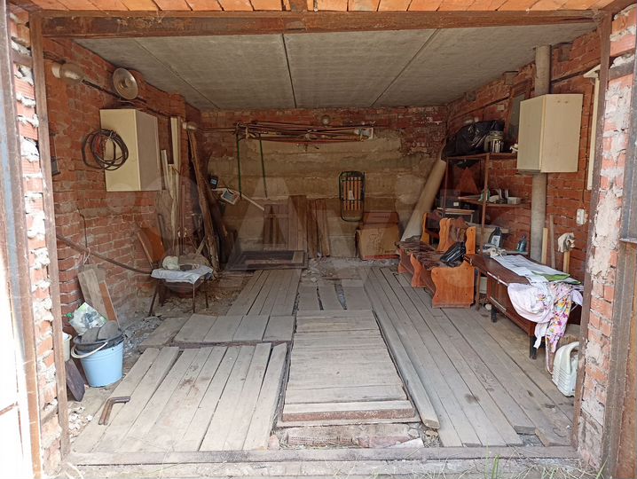 Гараж, > 30 м²