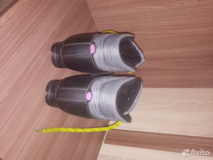 Лыжные ботинки