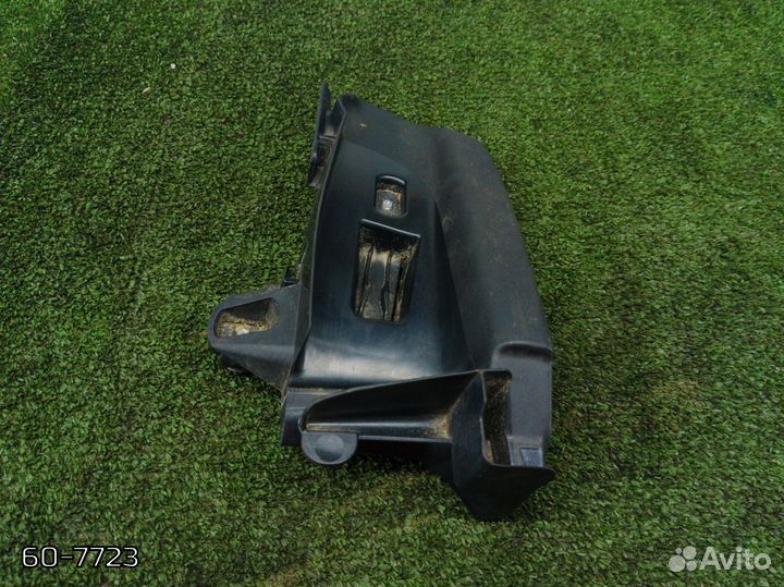 Направляющая ремня безопасности Audi A4 3.2 cala