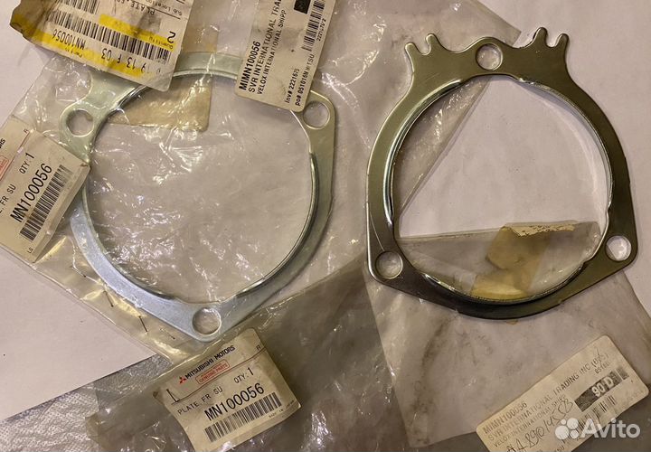 Кронштейн амортизатора верхний Mitsubishi Airtrek