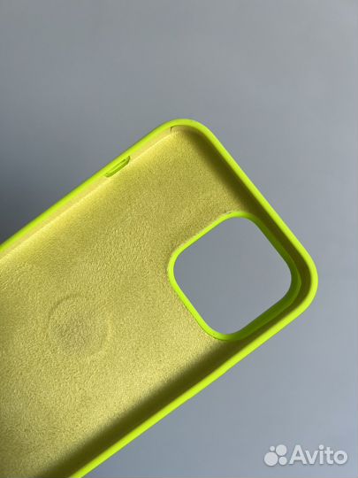 Силиконовый чехол на iPhone 13 pro max