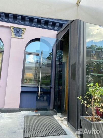 Межкомнатные стеклянные двери на заказ