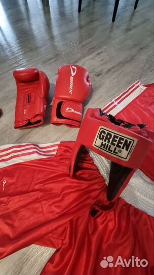 Боксерские перчатки, шлем, форма, пояса