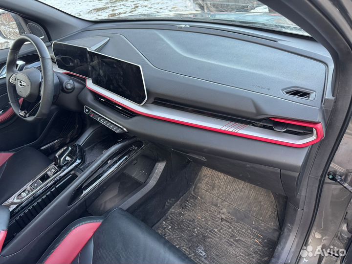 Торпедо Geely Coolray ремонт перетяжка панели