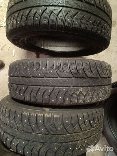 Bridgestone Ice Cruiser 7000S 215/60 R17 102T