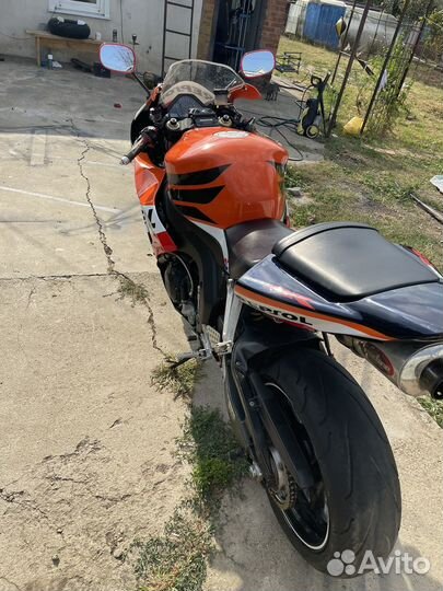 Honda cbr 1000rr
