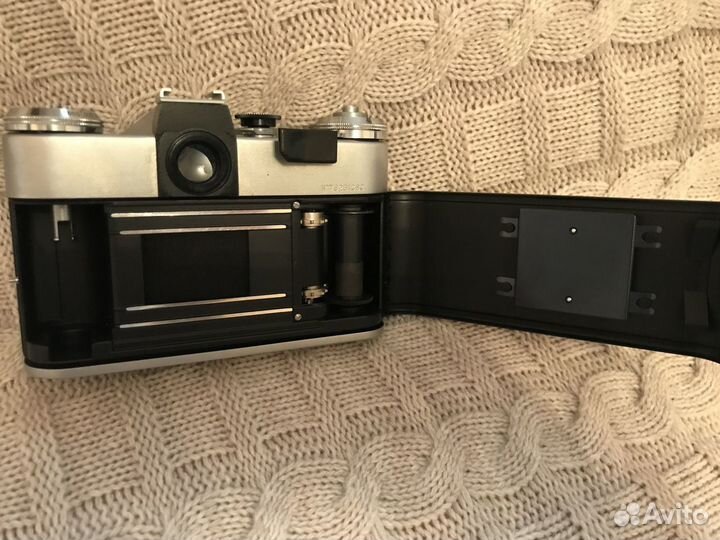 Пленочный фотоаппарат “zenit-E”