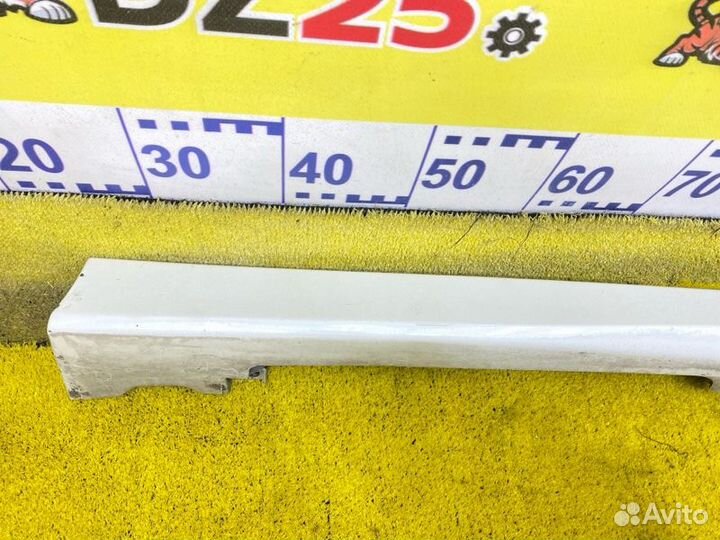 Накладка на порог передняя правая Honda 145365