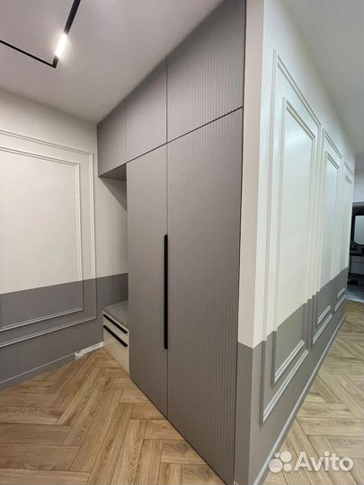 Шкаф с зеркалом