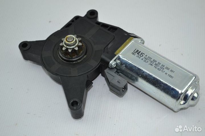 Моторчик стеклоподъёмника, правый mercedes-benz Ac