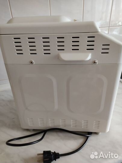 Хлебопечь Hitachi HB-B301 Bread Master